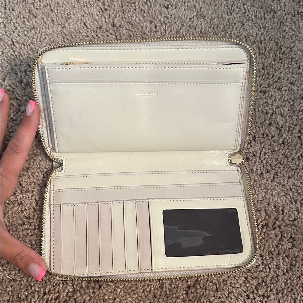 Coach Cream Zip-Around Wallet - Picture 2 of 4